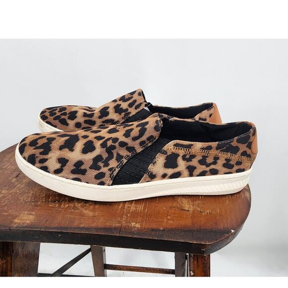 New NWT Baretraps Yadier Leopard Print Comfort Casual Shoes Size 7.5 7 1/2 - Picture 4 of 7